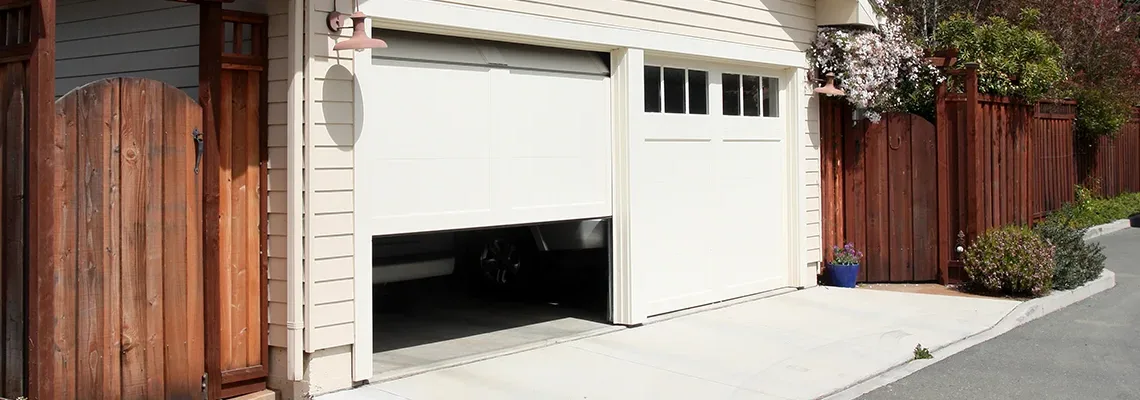 Repair Garage Door Won't Close Light Blinks in Kissimmee, Florida